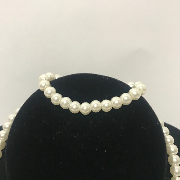 Cream Pearl Flower Girls Pearl Necklace Set - Picture 3 of 7